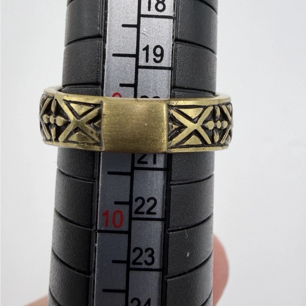 Heidi Daus Blue Crystal and Gold Statement Ring Size 9 (Bracelet not included) - Picture 5 of 10